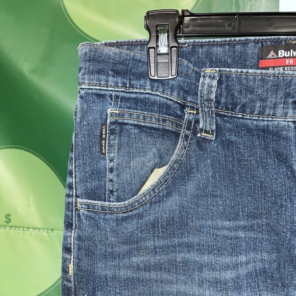 BULWARK Men's FLAME RESISTANT (FR) jeans in MEDIUM WASH sz 32" x 32" - VGUC - Picture 3 of 11